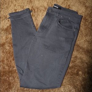 Gray ripped ankle legging/ high-rise jeans